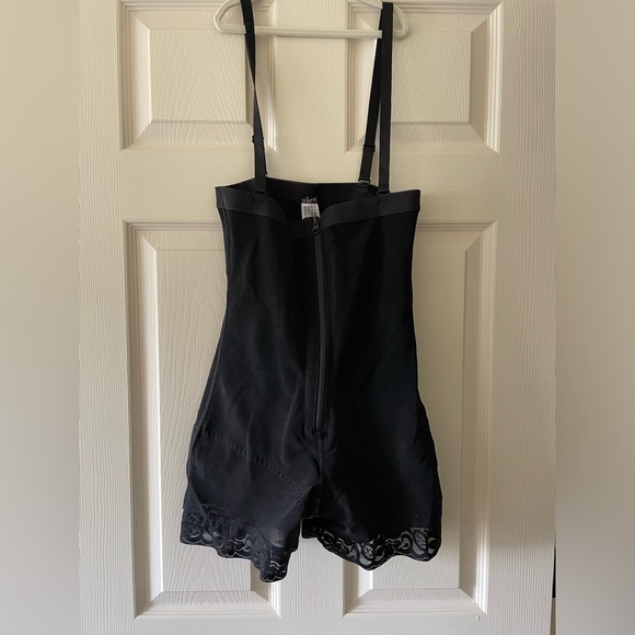 Other - 🔥3/$15 deal🔥 Shapewear